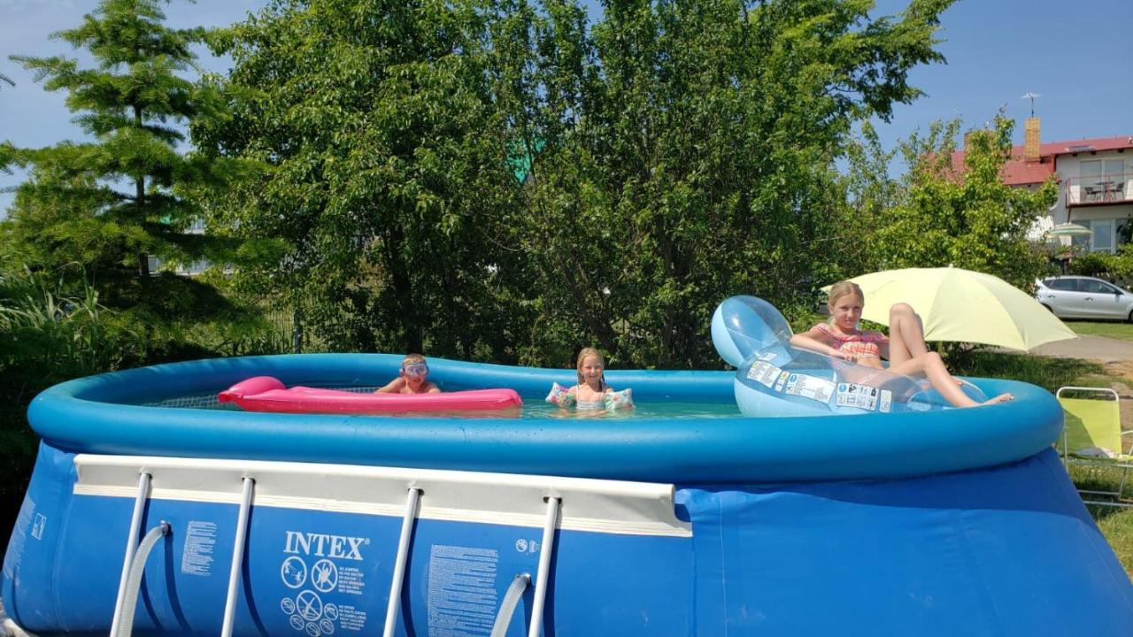Willa Wega - Pokoje Goscinne I Domki Sianozety Buitenkant foto
